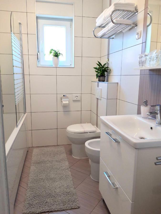Ferienwohnung Cornial Pula Exterior foto
